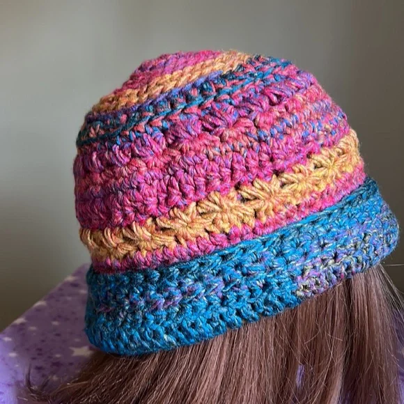 Crochet flower adjustable rolled rim acrylic yarn medium new - Picture 4 of 7